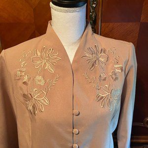 Beautiful "Adrian Dilafield" Pantsuit, Size MP, but fits like a 12.